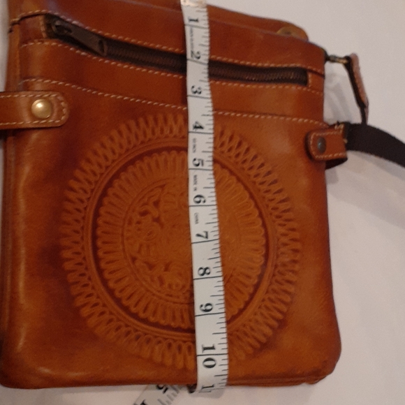 Patricia Nash crossbody organizer. - Picture 7 of 8